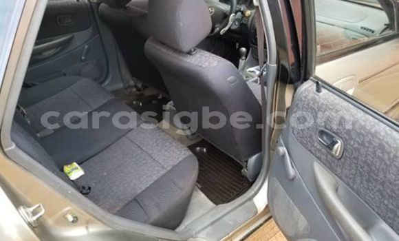 Acheter Occasion Voiture Mazda 323 Beige à Lomé, Togo Acheter Occasion Voiture Mazda 323 Beige à Lomé, Togo
