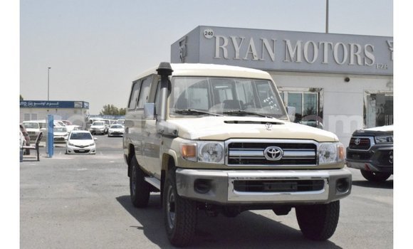 Acheter Import Voiture Toyota Land Cruiser Beige à Import - Dubai, Togo