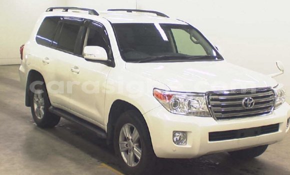 Buy Import Toyota Land Cruiser White Car in Import - Dubai in Togo Buy Import Toyota Land Cruiser White Car in Import - Dubai in Togo