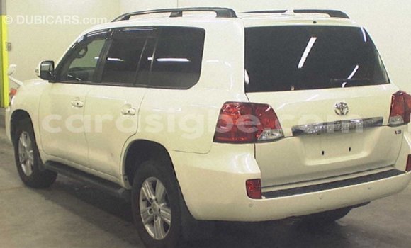 Buy Import Toyota Land Cruiser White Car in Import - Dubai in Togo Buy Import Toyota Land Cruiser White Car in Import - Dubai in Togo