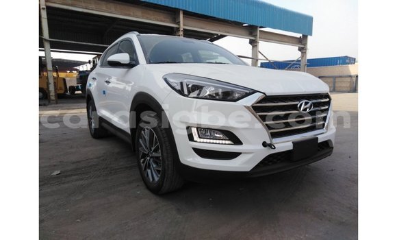 Acheter Import Voiture Hyundai Tucson Blanc à Import - Dubai, Togo Acheter Import Voiture Hyundai Tucson Blanc à Import - Dubai, Togo