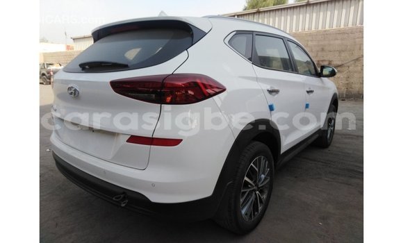 Acheter Import Voiture Hyundai Tucson Blanc à Import - Dubai, Togo Acheter Import Voiture Hyundai Tucson Blanc à Import - Dubai, Togo