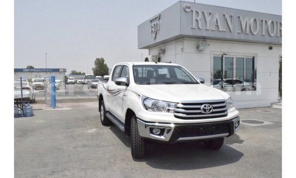 Acheter Import Voiture Toyota Hilux Blanc à Import - Dubai, Togo