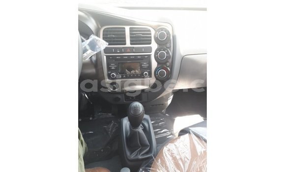 Acheter Import Voiture Kia Carens Blanc à Import - Dubai, Togo Acheter Import Voiture Kia Carens Blanc à Import - Dubai, Togo