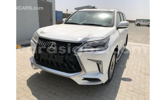 Acheter Import Voiture Lexus LX Blanc à Import - Dubai, Togo Acheter Import Voiture Lexus LX Blanc à Import - Dubai, Togo