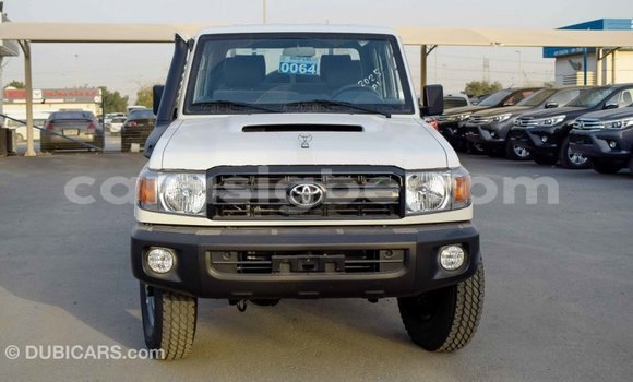 Buy Import Toyota Land Cruiser White Car in Import - Dubai in Togo Buy Import Toyota Land Cruiser White Car in Import - Dubai in Togo