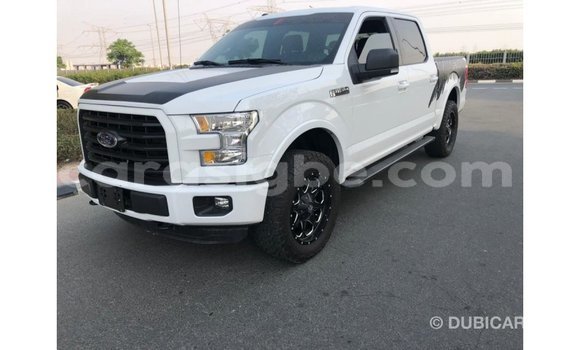 Acheter Import Voiture Ford Club Wagon Blanc à Import - Dubai, Togo Acheter Import Voiture Ford Club Wagon Blanc à Import - Dubai, Togo