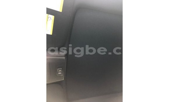 Acheter Import Voiture Ford Club Wagon Blanc à Import - Dubai, Togo Acheter Import Voiture Ford Club Wagon Blanc à Import - Dubai, Togo