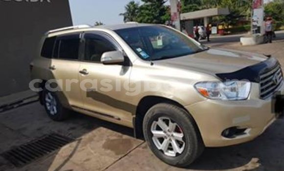 Buy Used Toyota Highlander Beige Car in Lome in Togo Buy Used Toyota Highlander Beige Car in Lome in Togo