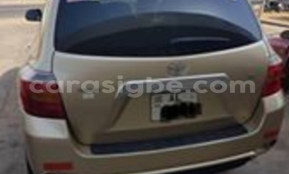 Buy Used Toyota Highlander Beige Car in Lome in Togo Buy Used Toyota Highlander Beige Car in Lome in Togo