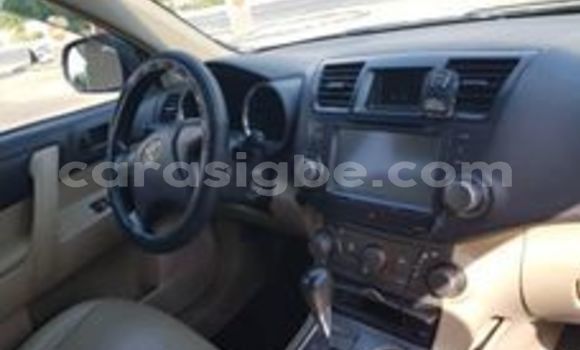 Buy Used Toyota Highlander Beige Car in Lome in Togo Buy Used Toyota Highlander Beige Car in Lome in Togo
