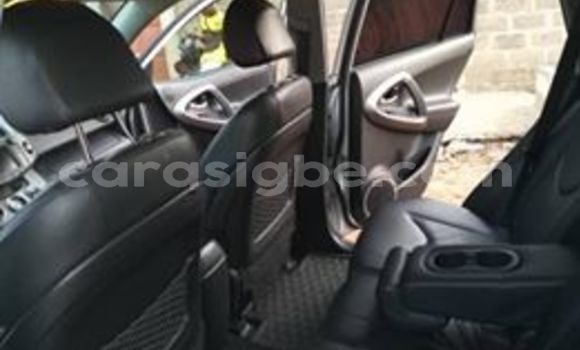 Acheter Occasion Voiture Toyota RAV4 Gris à Lomé, Togo Acheter Occasion Voiture Toyota RAV4 Gris à Lomé, Togo