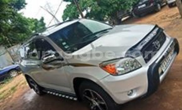 Acheter Occasion Voiture Toyota RAV4 Blanc à Lomé, Togo Acheter Occasion Voiture Toyota RAV4 Blanc à Lomé, Togo