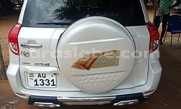 Acheter Occasion Voiture Toyota RAV4 Blanc à Lomé, Togo Acheter Occasion Voiture Toyota RAV4 Blanc à Lomé, Togo