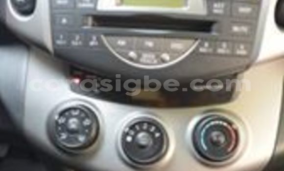 Acheter Occasion Voiture Toyota RAV4 Blanc à Lomé, Togo Acheter Occasion Voiture Toyota RAV4 Blanc à Lomé, Togo