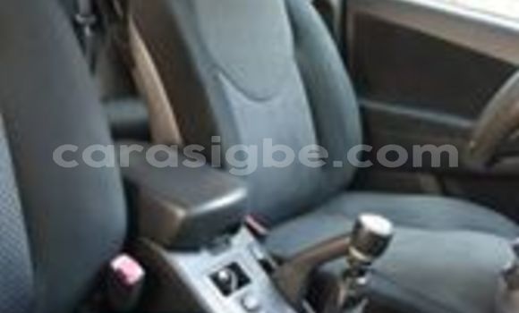 Acheter Occasion Voiture Toyota RAV4 Blanc à Lomé, Togo Acheter Occasion Voiture Toyota RAV4 Blanc à Lomé, Togo