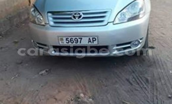 Acheter Occasion Voiture Toyota Corolla Verso Gris à Lomé, Togo Acheter Occasion Voiture Toyota Corolla Verso Gris à Lomé, Togo