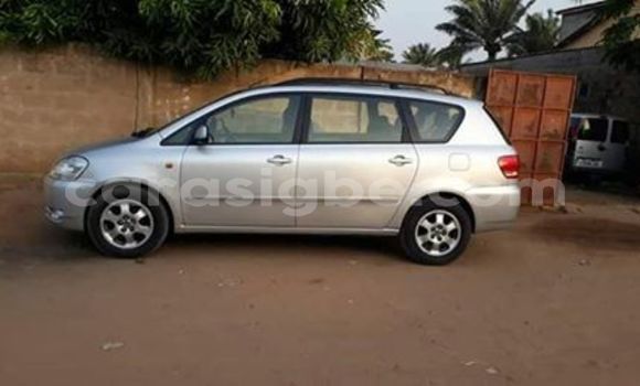Acheter Occasion Voiture Toyota Corolla Verso Gris à Lomé, Togo Acheter Occasion Voiture Toyota Corolla Verso Gris à Lomé, Togo