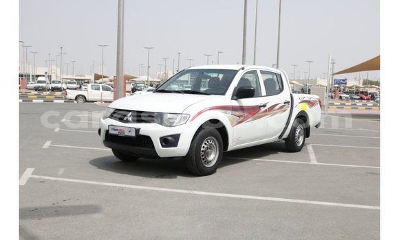 Acheter Import Voiture Mitsubishi L200 Blanc à Import - Dubai, Togo