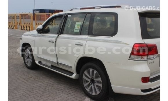 Buy Import Toyota Land Cruiser White Car in Import - Dubai in Togo Buy Import Toyota Land Cruiser White Car in Import - Dubai in Togo