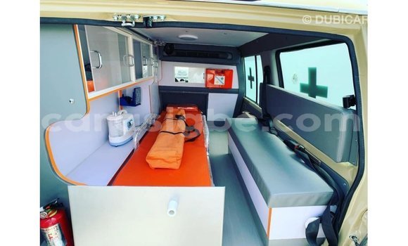 Acheter Import Voiture Toyota Land Cruiser Beige à Import - Dubai, Togo Acheter Import Voiture Toyota Land Cruiser Beige à Import - Dubai, Togo