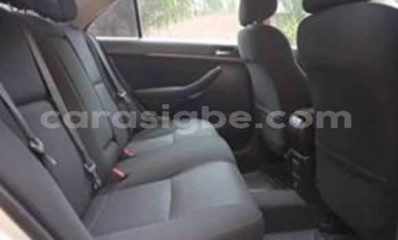 Acheter Occasion Voiture Toyota Avensis Gris à Lomé, Togo Acheter Occasion Voiture Toyota Avensis Gris à Lomé, Togo