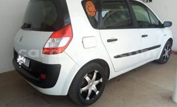 Acheter Occasion Voiture Renault Megane Blanc à Lomé, Togo Acheter Occasion Voiture Renault Megane Blanc à Lomé, Togo