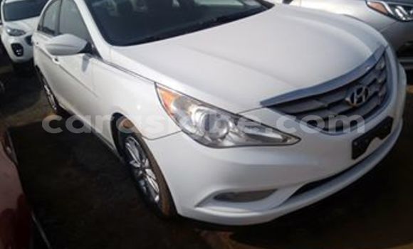 Buy Used Hyundai Sonata White Car in Lome in Togo Buy Used Hyundai Sonata White Car in Lome in Togo