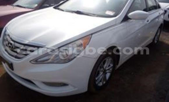 Buy Used Hyundai Sonata White Car in Lome in Togo Buy Used Hyundai Sonata White Car in Lome in Togo