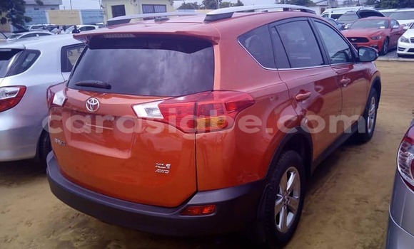 Acheter Occasion Voiture Toyota RAV4 Rouge à Lomé, Togo Acheter Occasion Voiture Toyota RAV4 Rouge à Lomé, Togo