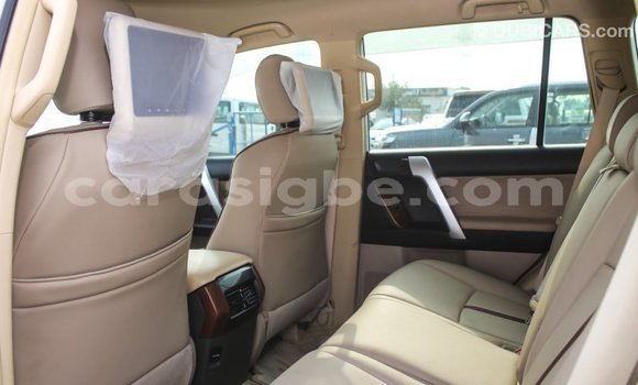 Acheter Import Voiture Toyota Prado Blanc à Import - Dubai, Togo Acheter Import Voiture Toyota Prado Blanc à Import - Dubai, Togo