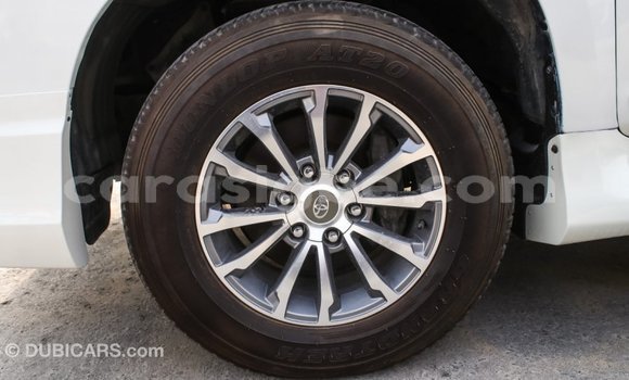 Acheter Import Voiture Toyota Prado Blanc à Import - Dubai, Togo Acheter Import Voiture Toyota Prado Blanc à Import - Dubai, Togo