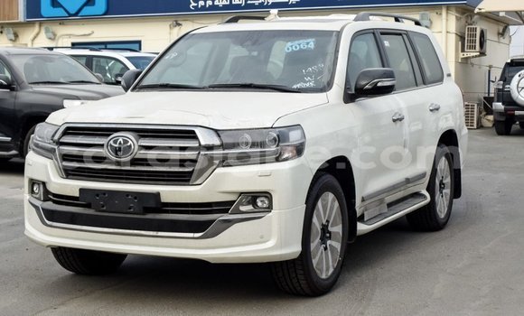Acheter Import Voiture Toyota Land Cruiser Blanc à Import - Dubai, Togo Acheter Import Voiture Toyota Land Cruiser Blanc à Import - Dubai, Togo