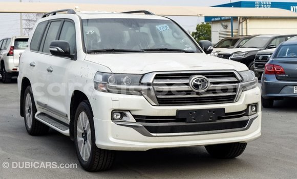 Acheter Import Voiture Toyota Land Cruiser Blanc à Import - Dubai, Togo Acheter Import Voiture Toyota Land Cruiser Blanc à Import - Dubai, Togo