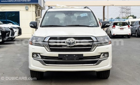Acheter Import Voiture Toyota Land Cruiser Blanc à Import - Dubai, Togo Acheter Import Voiture Toyota Land Cruiser Blanc à Import - Dubai, Togo