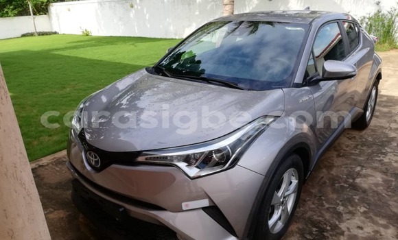 Acheter Occasion Voiture Toyota C-HR Beige à Lomé, Togo Acheter Occasion Voiture Toyota C-HR Beige à Lomé, Togo