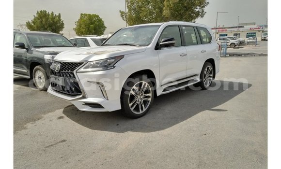 Acheter Import Voiture Lexus LX Blanc à Import - Dubai, Togo Acheter Import Voiture Lexus LX Blanc à Import - Dubai, Togo