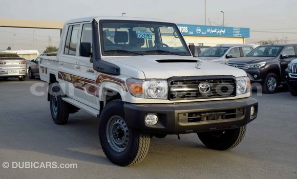 Acheter Import Voiture Toyota Land Cruiser Blanc à Import - Dubai, Togo Acheter Import Voiture Toyota Land Cruiser Blanc à Import - Dubai, Togo