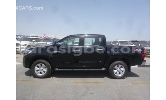 Acheter Import Voiture Toyota Hilux Noir à Import - Dubai, Togo Acheter Import Voiture Toyota Hilux Noir à Import - Dubai, Togo