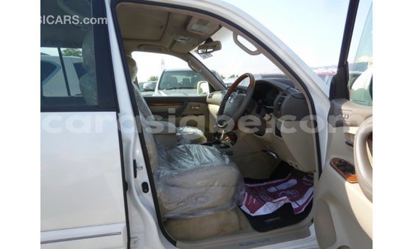 Buy Import Toyota Land Cruiser White Car in Import - Dubai in Togo Buy Import Toyota Land Cruiser White Car in Import - Dubai in Togo