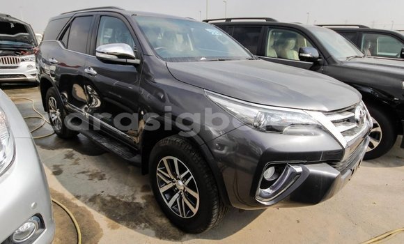 Acheter Import Voiture Toyota Fortuner Autre à Import - Dubai, Togo Acheter Import Voiture Toyota Fortuner Autre à Import - Dubai, Togo