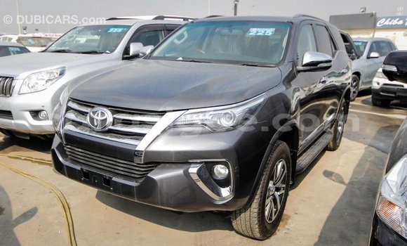 Acheter Import Voiture Toyota Fortuner Autre à Import - Dubai, Togo Acheter Import Voiture Toyota Fortuner Autre à Import - Dubai, Togo