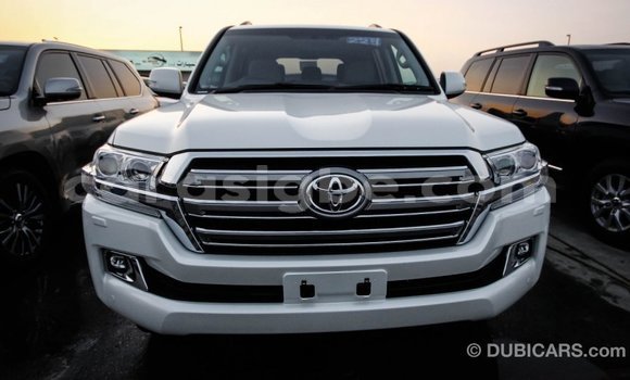 Buy Import Toyota Land Cruiser White Car in Import - Dubai in Togo Buy Import Toyota Land Cruiser White Car in Import - Dubai in Togo