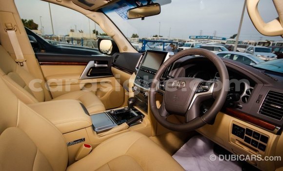 Buy Import Toyota Land Cruiser White Car in Import - Dubai in Togo Buy Import Toyota Land Cruiser White Car in Import - Dubai in Togo