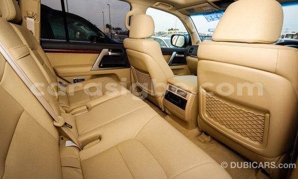 Buy Import Toyota Land Cruiser White Car in Import - Dubai in Togo Buy Import Toyota Land Cruiser White Car in Import - Dubai in Togo