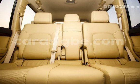 Buy Import Toyota Land Cruiser White Car in Import - Dubai in Togo Buy Import Toyota Land Cruiser White Car in Import - Dubai in Togo