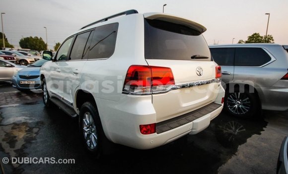 Buy Import Toyota Land Cruiser White Car in Import - Dubai in Togo Buy Import Toyota Land Cruiser White Car in Import - Dubai in Togo