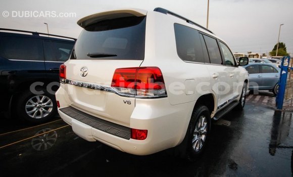 Buy Import Toyota Land Cruiser White Car in Import - Dubai in Togo Buy Import Toyota Land Cruiser White Car in Import - Dubai in Togo