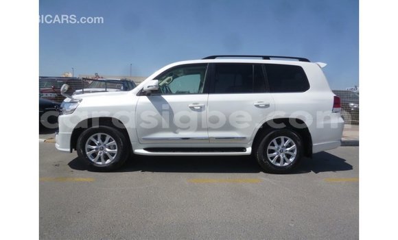 Buy Import Toyota Land Cruiser White Car in Import - Dubai in Togo Buy Import Toyota Land Cruiser White Car in Import - Dubai in Togo