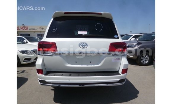 Buy Import Toyota Land Cruiser White Car in Import - Dubai in Togo Buy Import Toyota Land Cruiser White Car in Import - Dubai in Togo